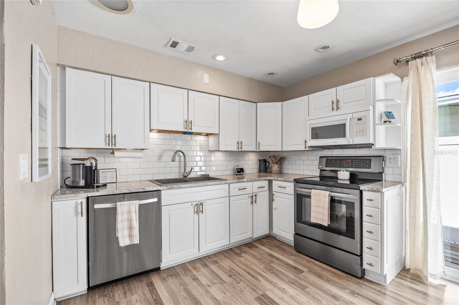 400 53RD Street North, Saint Petersburg, FL 33710