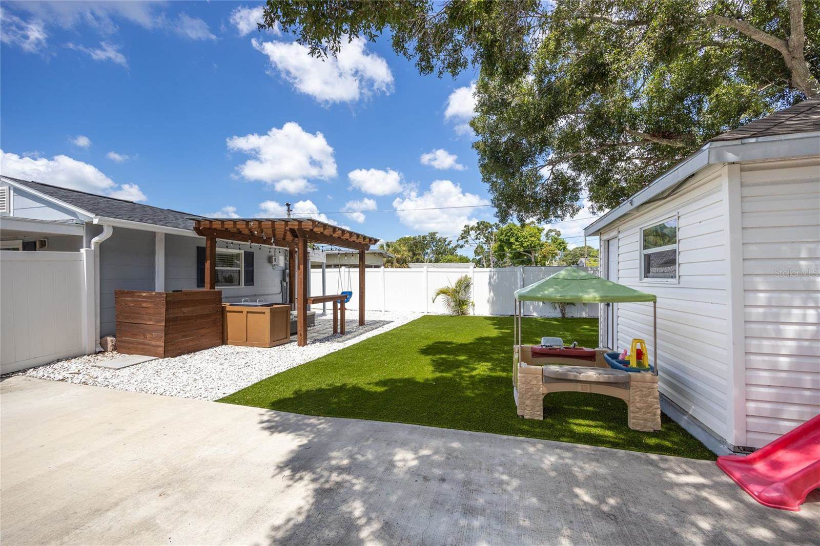 400 53RD Street North, Saint Petersburg, FL 33710