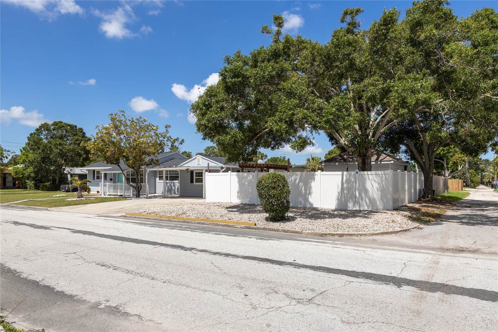 400 53RD Street North, Saint Petersburg, FL 33710