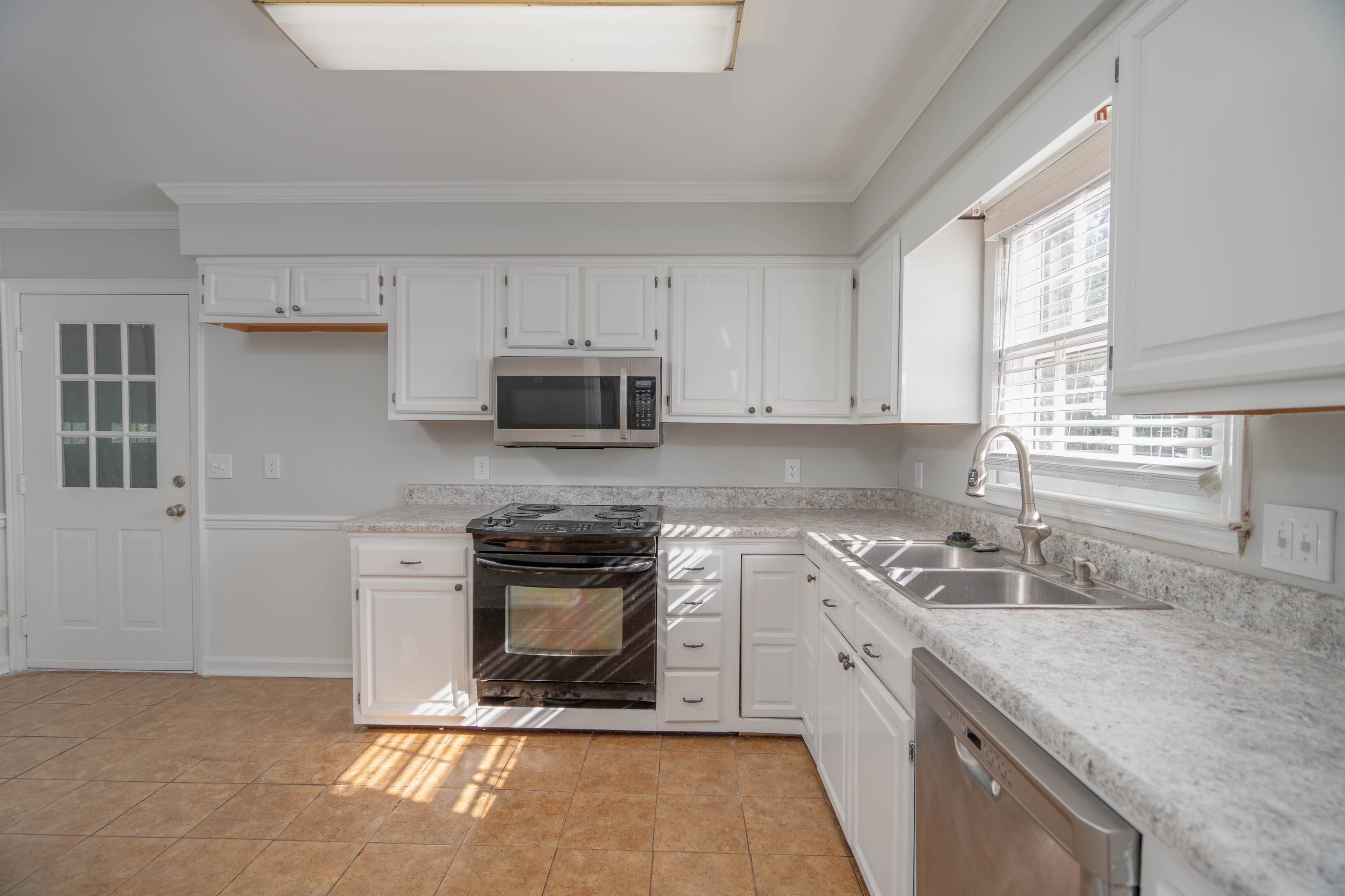 125 Brook Hollow Dr, Columbia, SC 29229