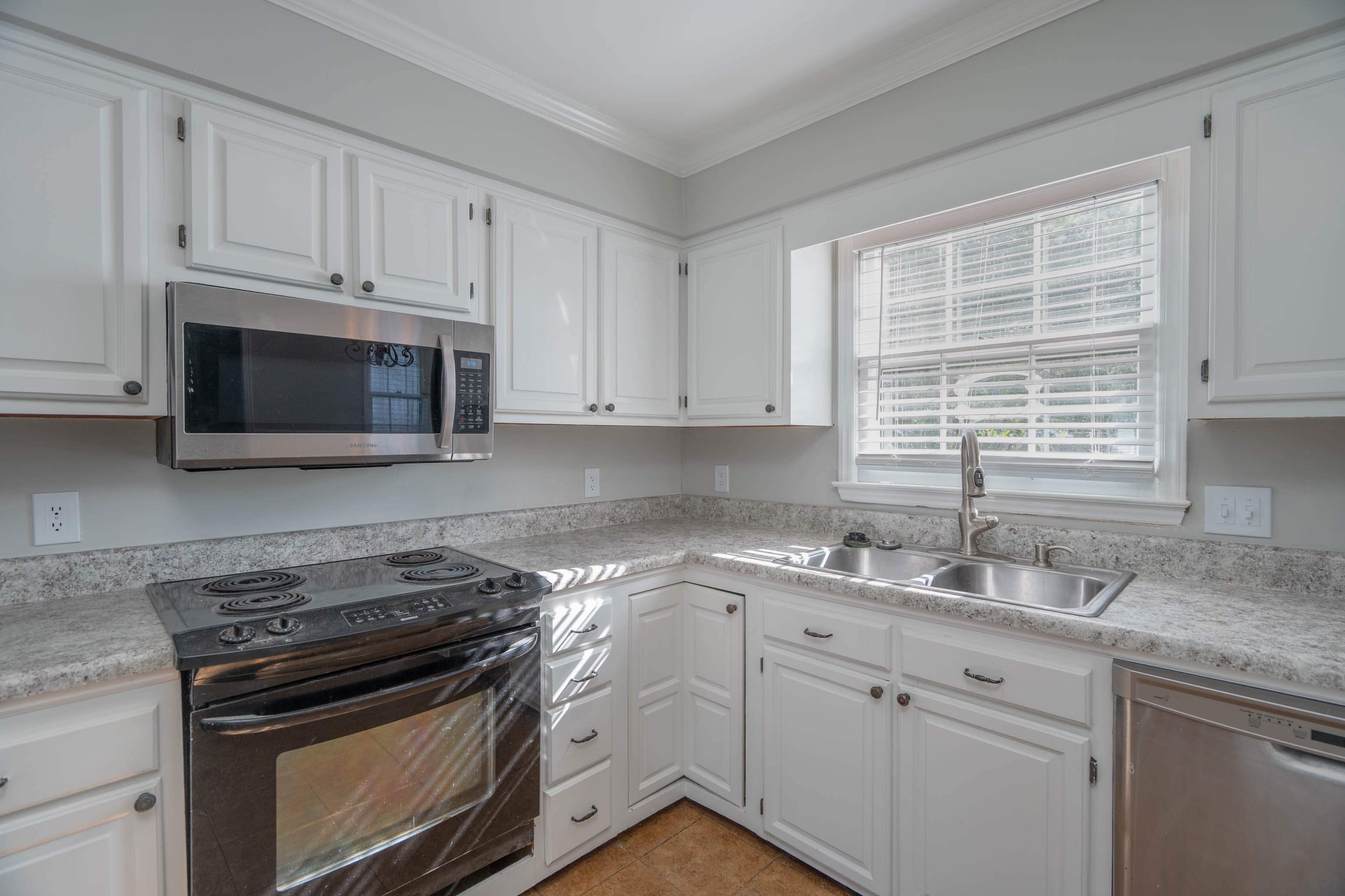 125 Brook Hollow Dr, Columbia, SC 29229