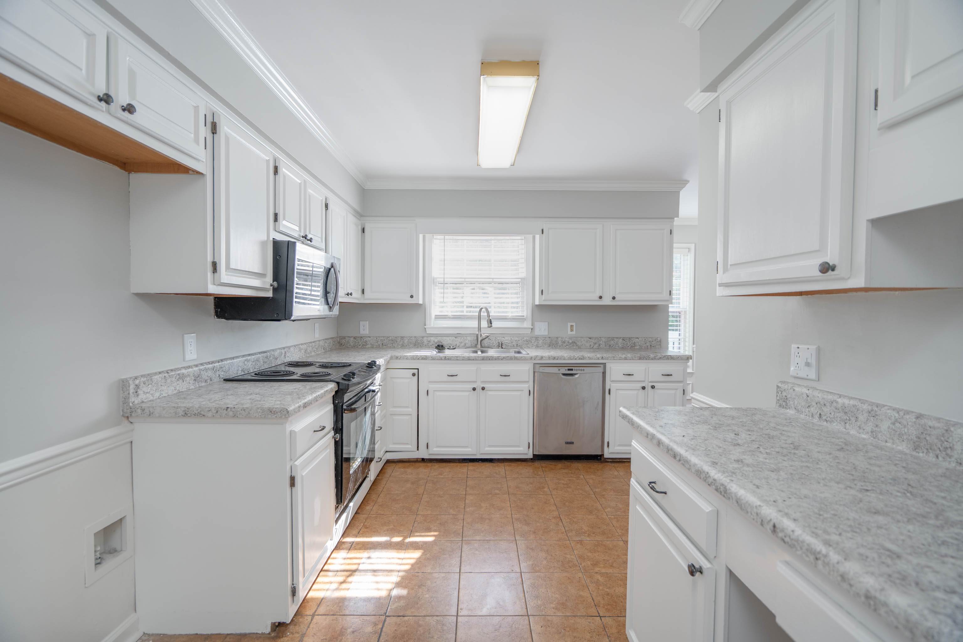 125 Brook Hollow Dr, Columbia, SC 29229