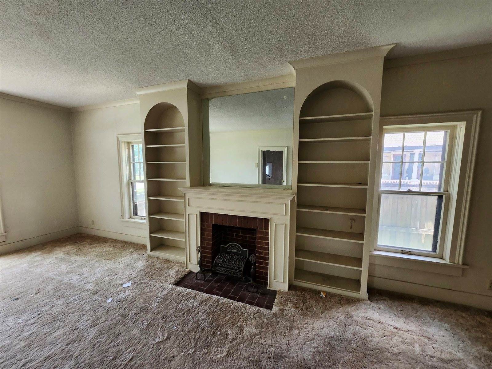 715 West Harvey Ave, Wellington, KS 67152