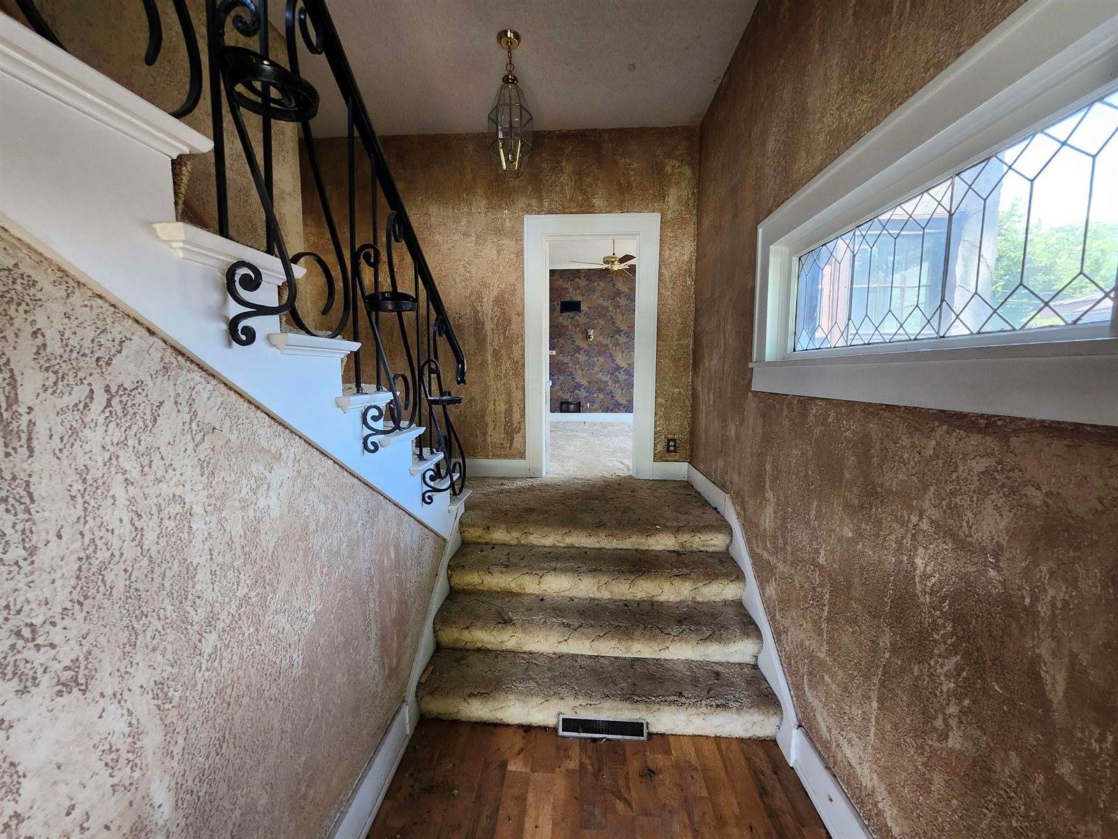 715 West Harvey Ave, Wellington, KS 67152