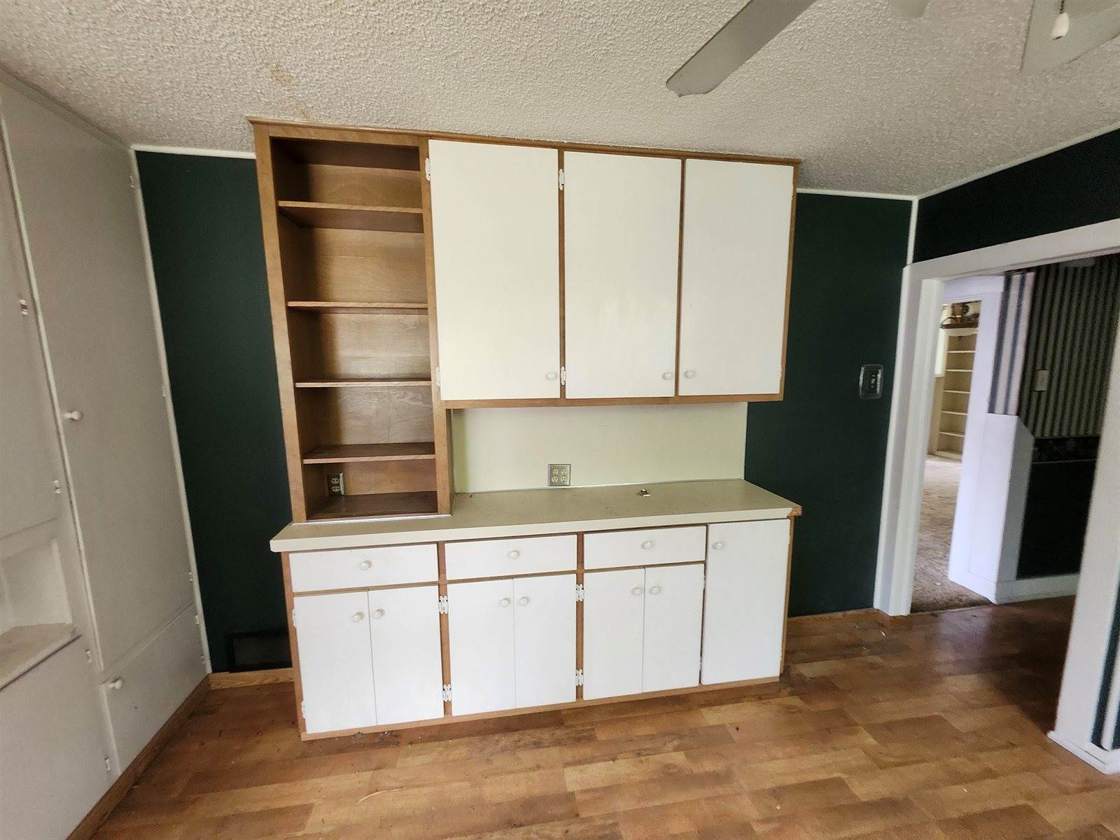 715 West Harvey Ave, Wellington, KS 67152