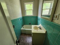 715 West Harvey Ave, Wellington, KS 67152