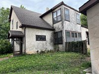 715 West Harvey Ave, Wellington, KS 67152