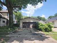 715 West Harvey Ave, Wellington, KS 67152