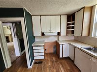 715 West Harvey Ave, Wellington, KS 67152