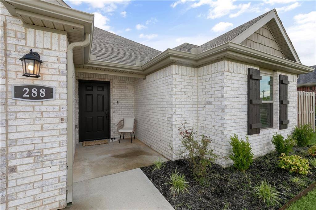288 S Amber Dawn Avenue, Farmington, AR 72730
