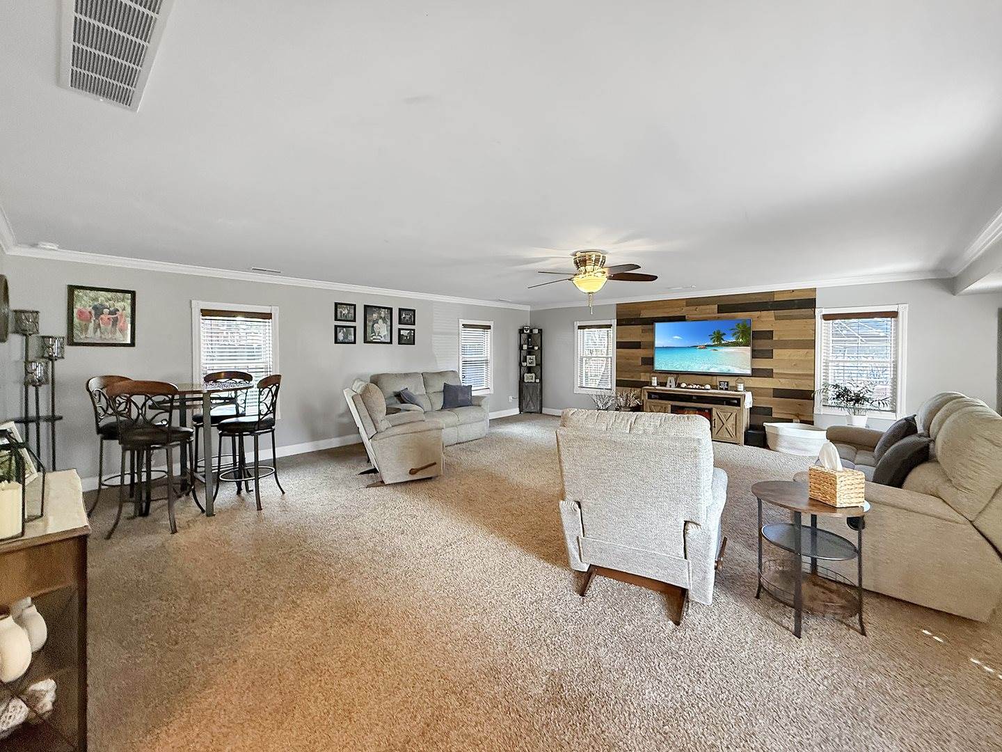 1402 West Lincoln Boulevard, Freeport, IL 61032