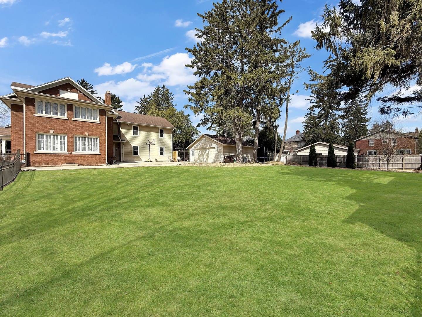 1402 West Lincoln Boulevard, Freeport, IL 61032