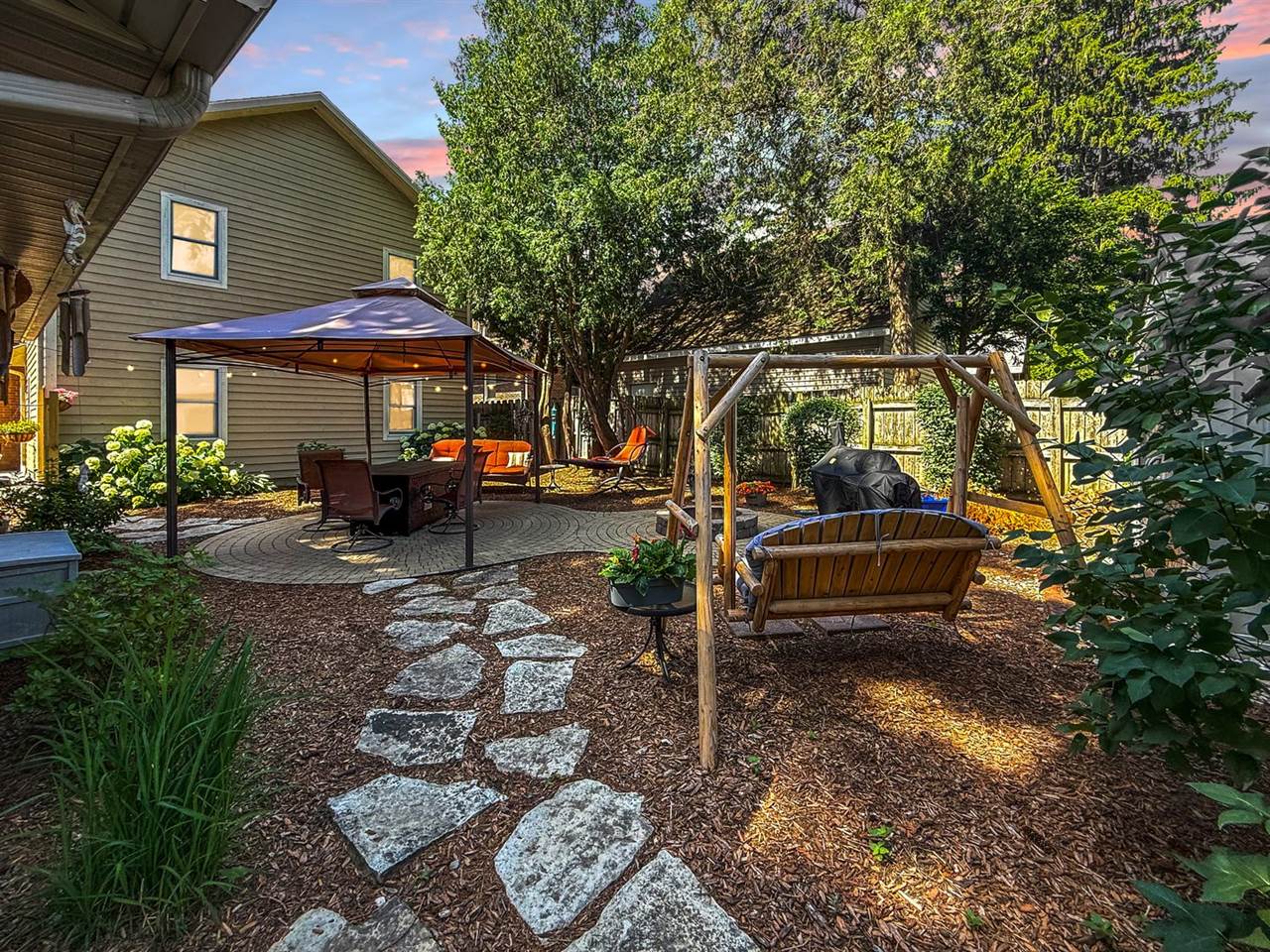 1402 West Lincoln Boulevard, Freeport, IL 61032