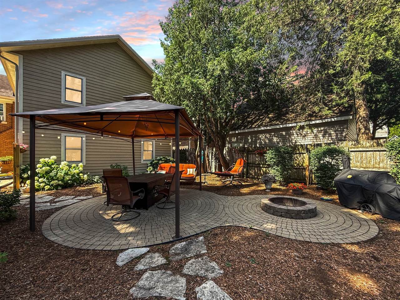 1402 West Lincoln Boulevard, Freeport, IL 61032