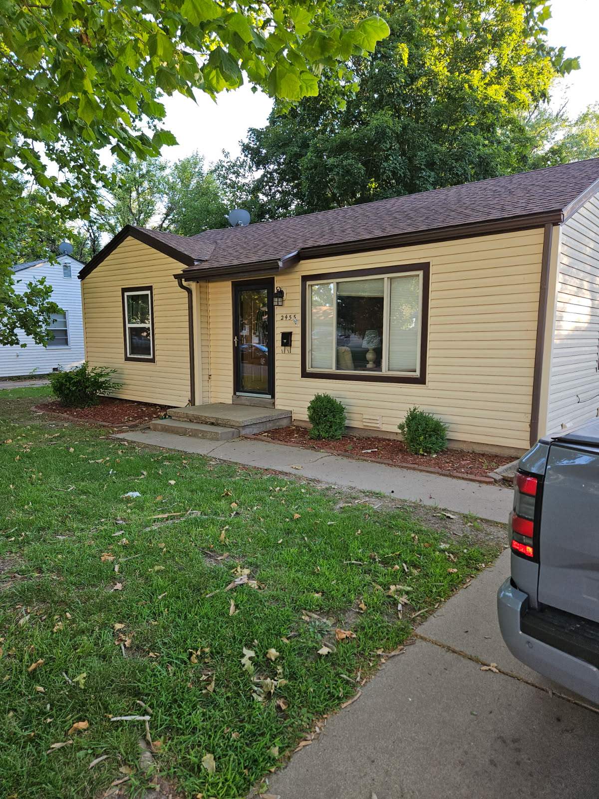 2455 S Bennett Ave, Wichita, KS 67217