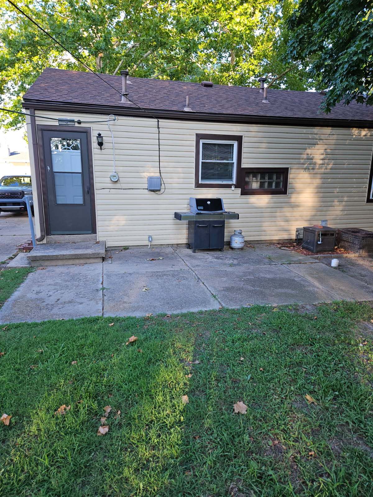 2455 S Bennett Ave, Wichita, KS 67217