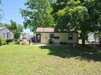 2455 S Bennett Ave, Wichita, KS 67217