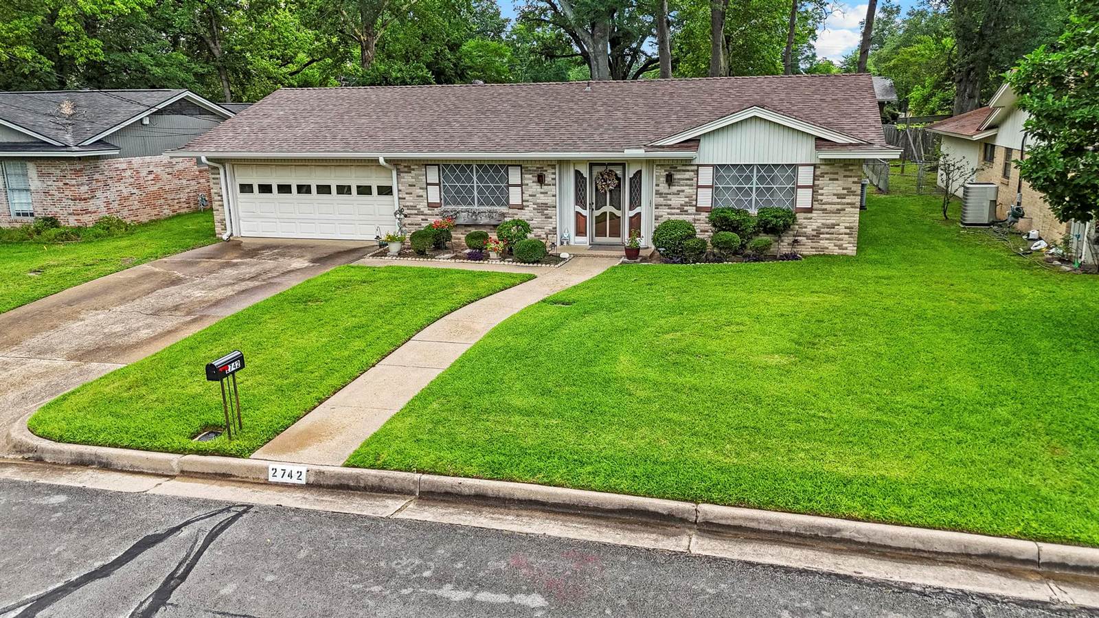 2742 Lisa Ln, Tyler, TX 75701