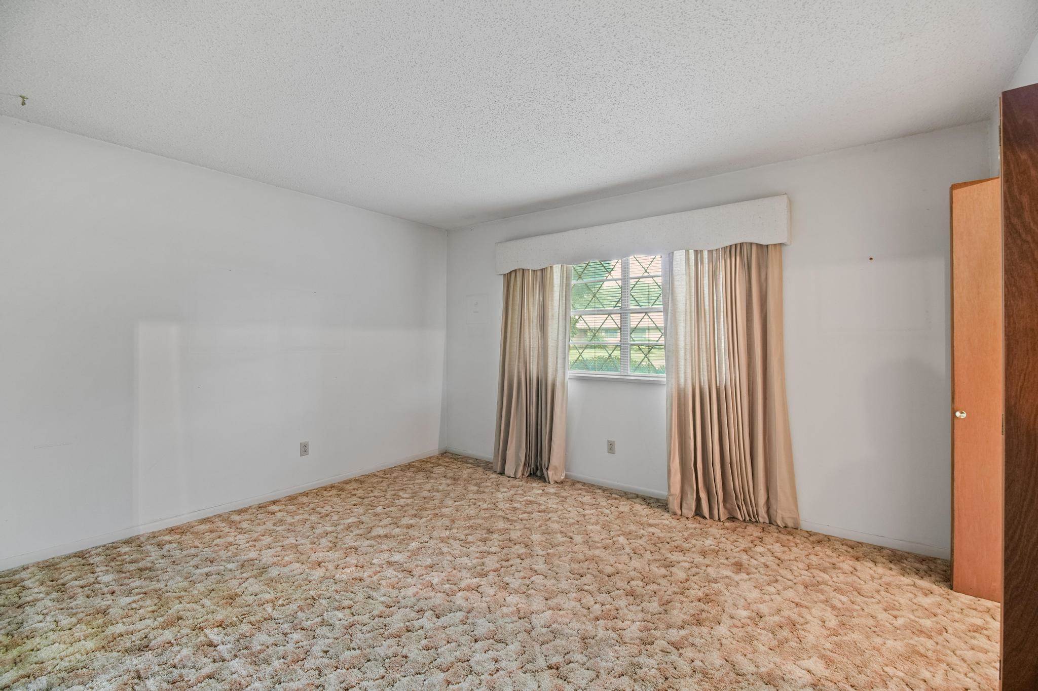 2742 Lisa Ln, Tyler, TX 75701