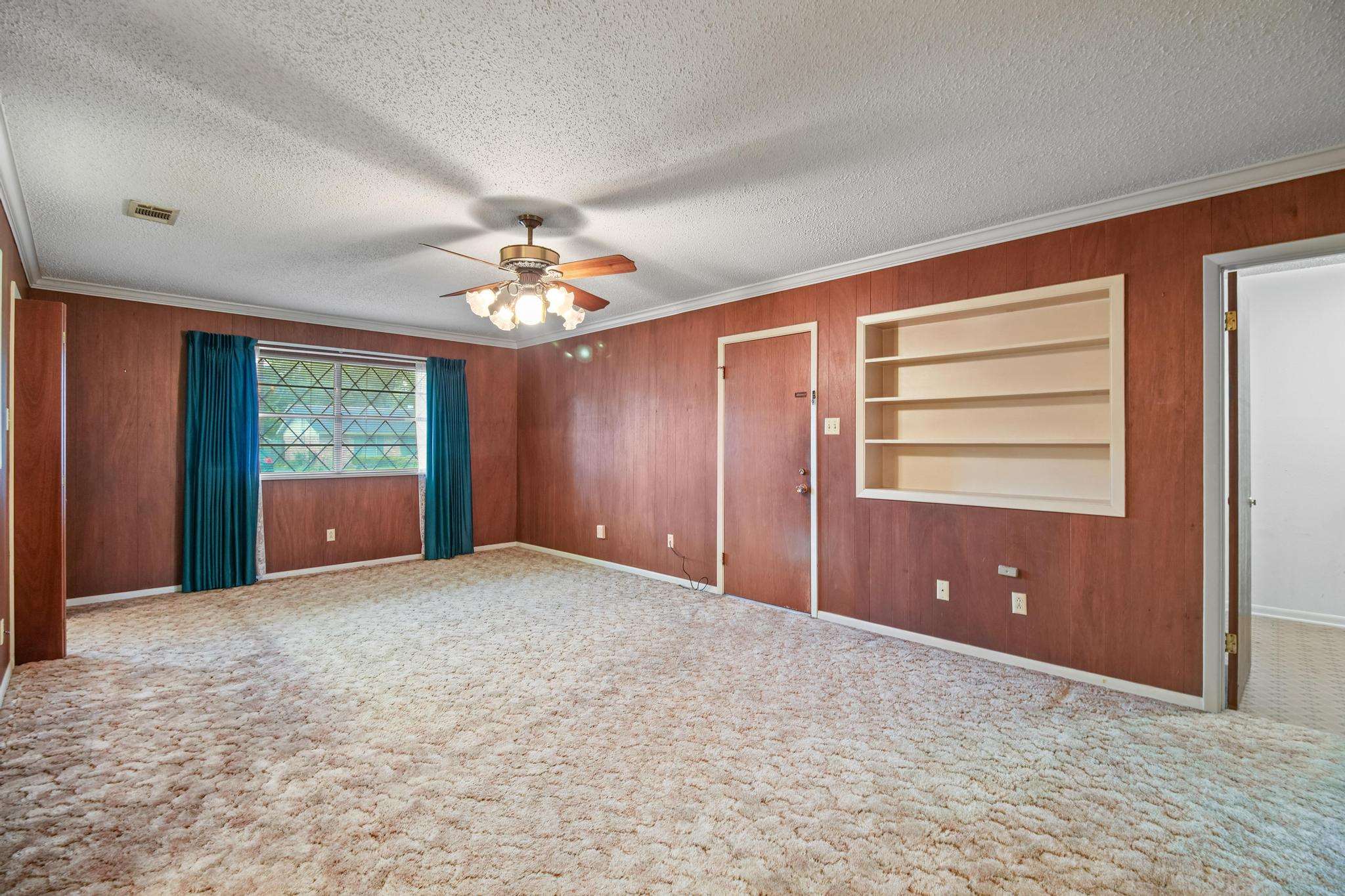 2742 Lisa Ln, Tyler, TX 75701