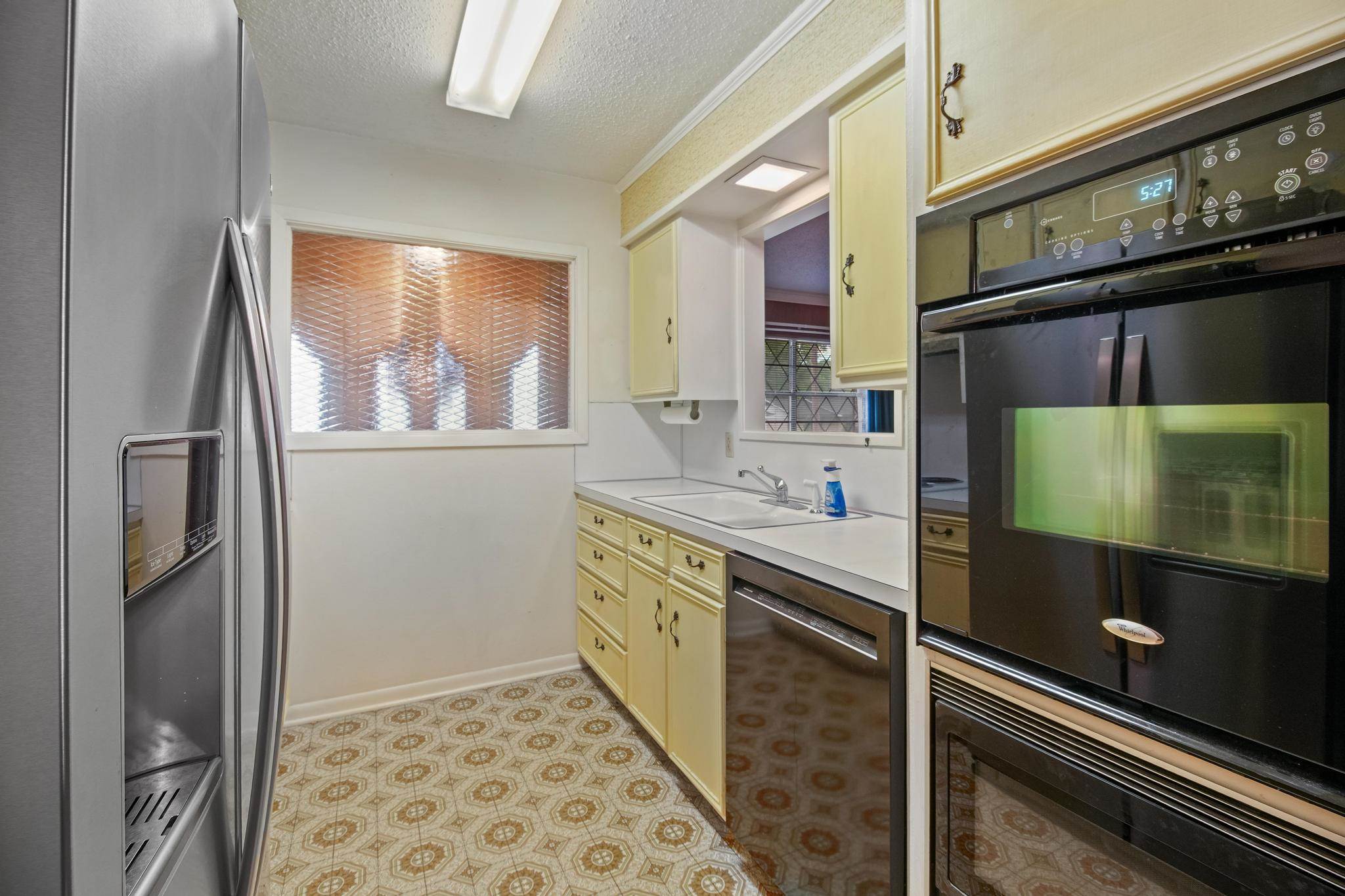 2742 Lisa Ln, Tyler, TX 75701