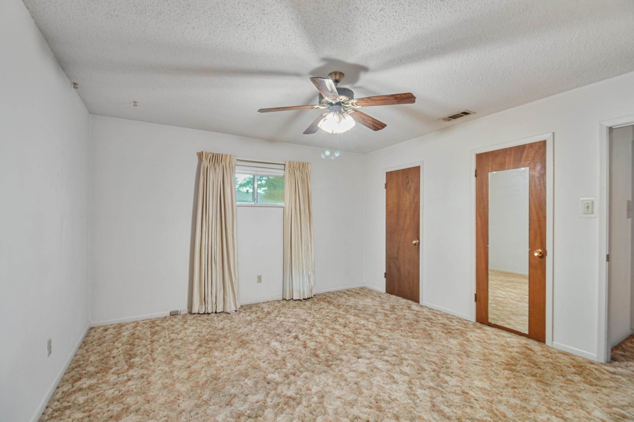 2742 Lisa Ln, Tyler, TX 75701