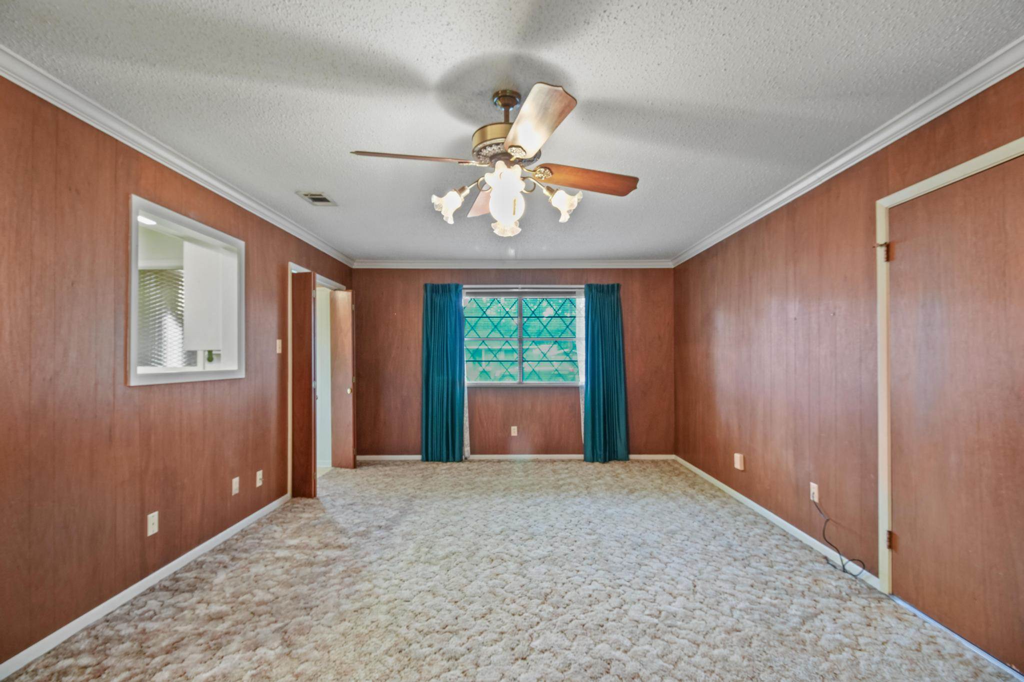 2742 Lisa Ln, Tyler, TX 75701