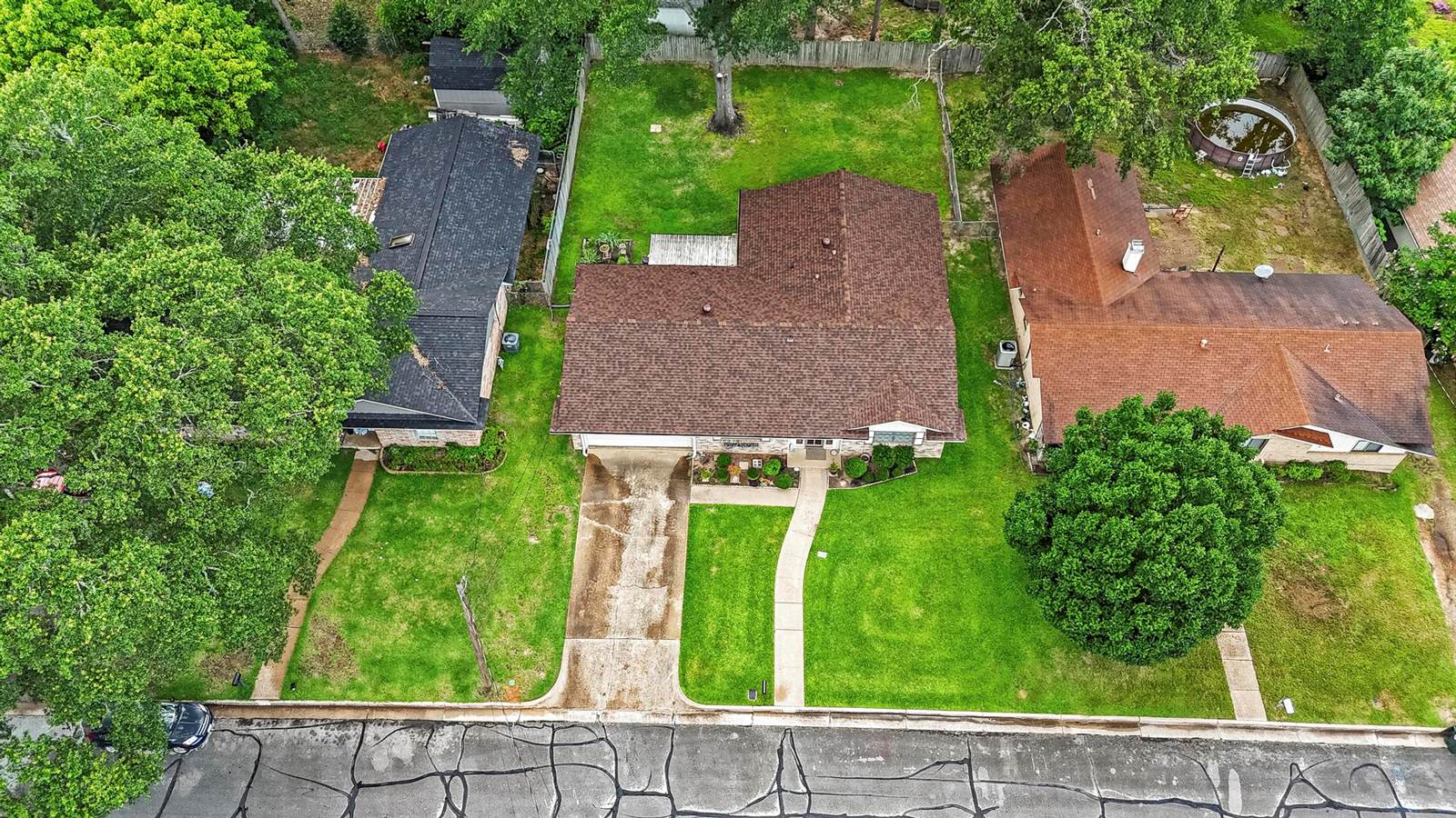 2742 Lisa Ln, Tyler, TX 75701