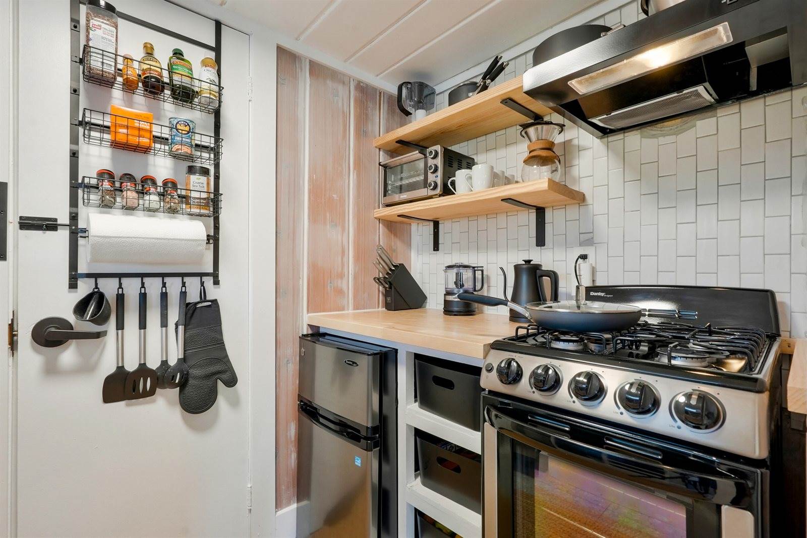 6390 West Houghton Lake Drive, Houghton Lake, MI 48629