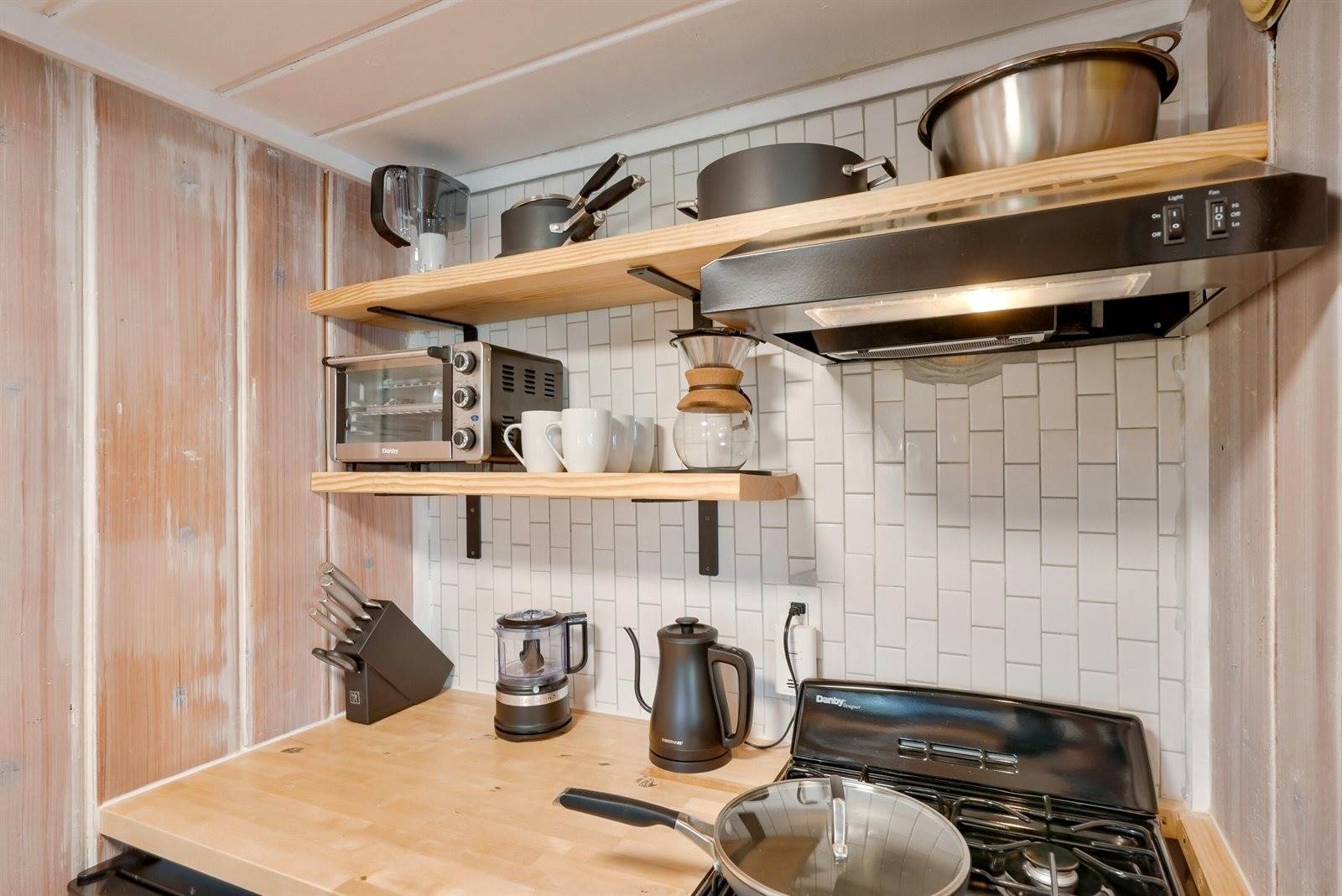 6390 West Houghton Lake Drive, Houghton Lake, MI 48629