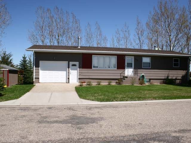 701 2nd St N, Wilton, ND 58579