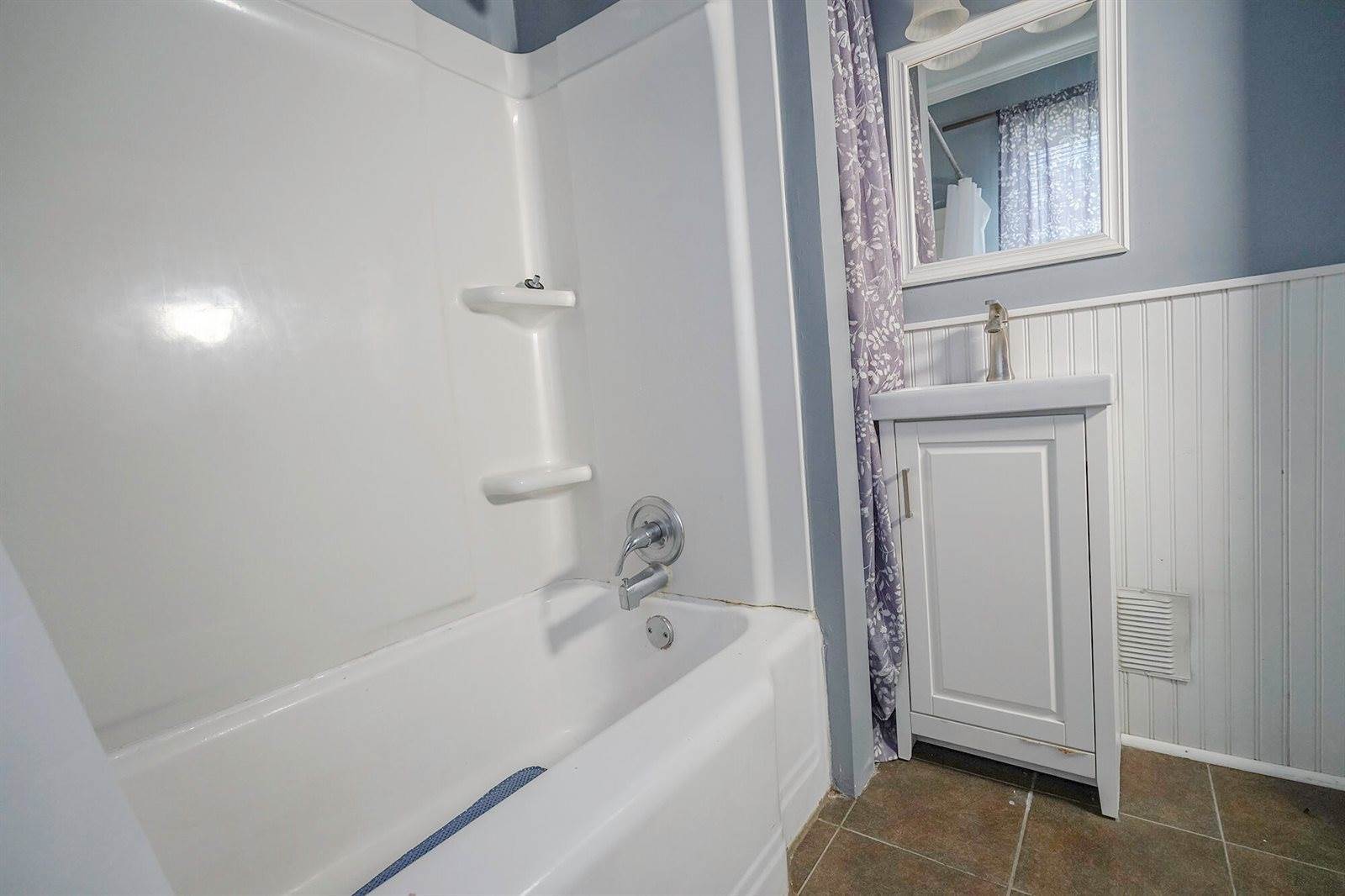 915 3rd Avenue Avenue, Council Bluffs, IA 51501