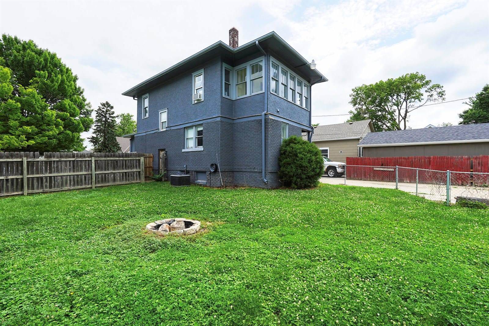 915 3rd Avenue Avenue, Council Bluffs, IA 51501