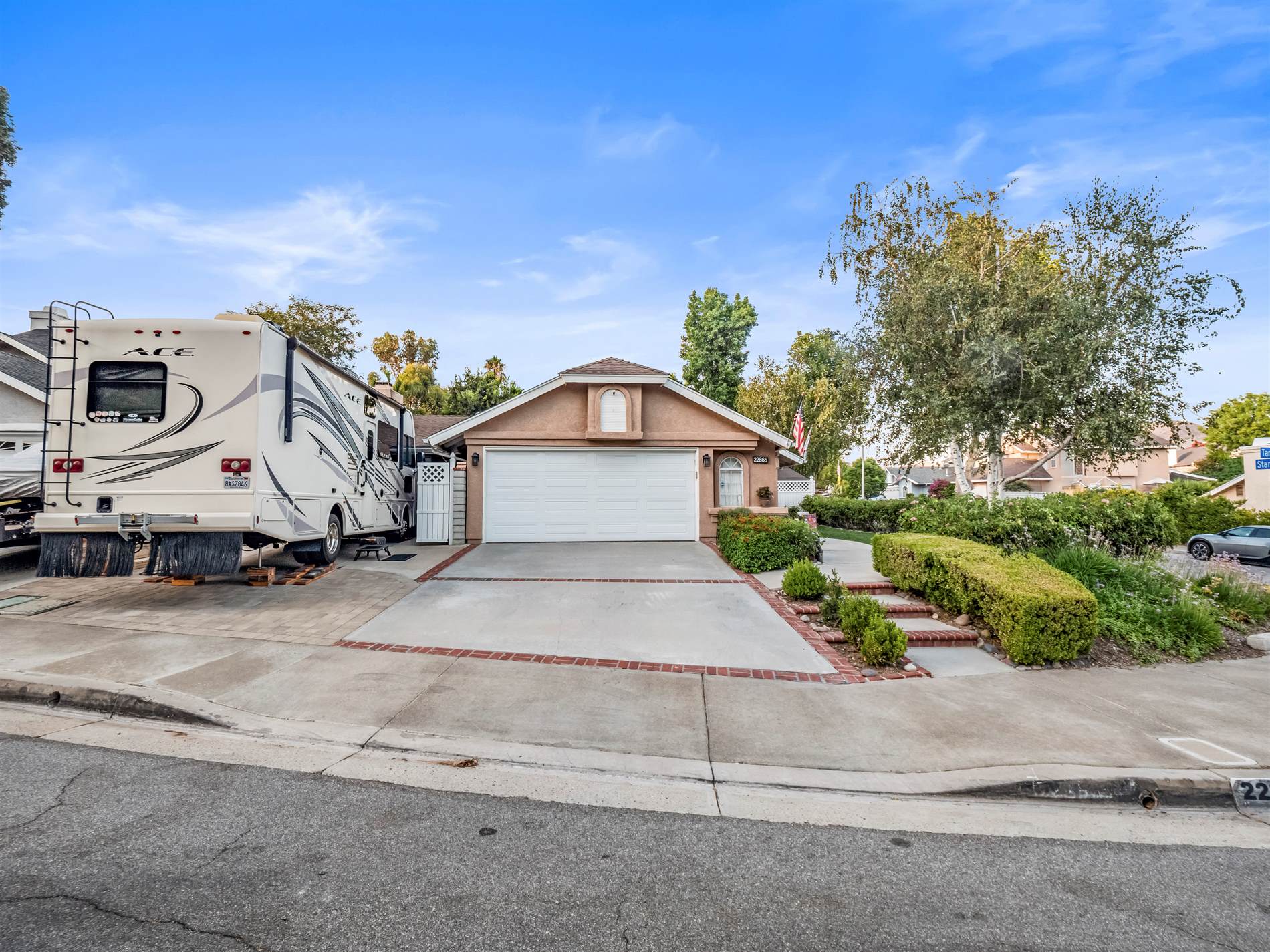 22865 Tamarack Lane, Saugus, CA 91390