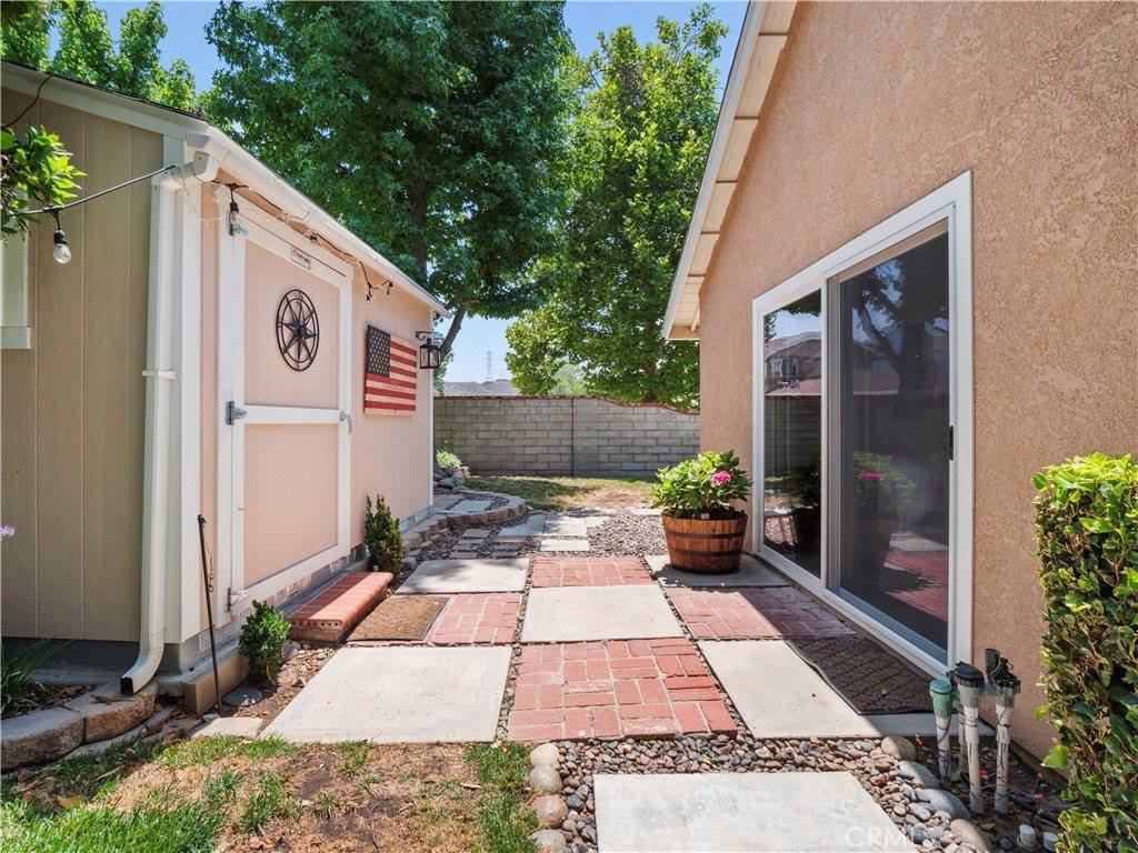 22865 Tamarack Lane, Saugus, CA 91390