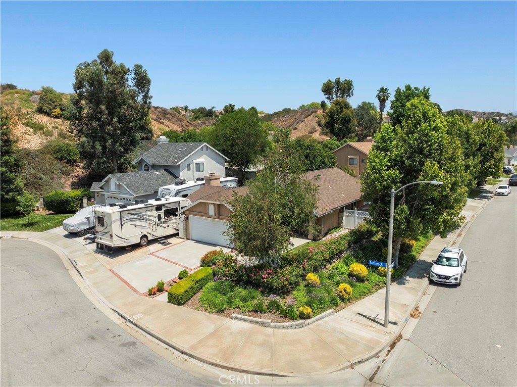 22865 Tamarack Lane, Saugus, CA 91390