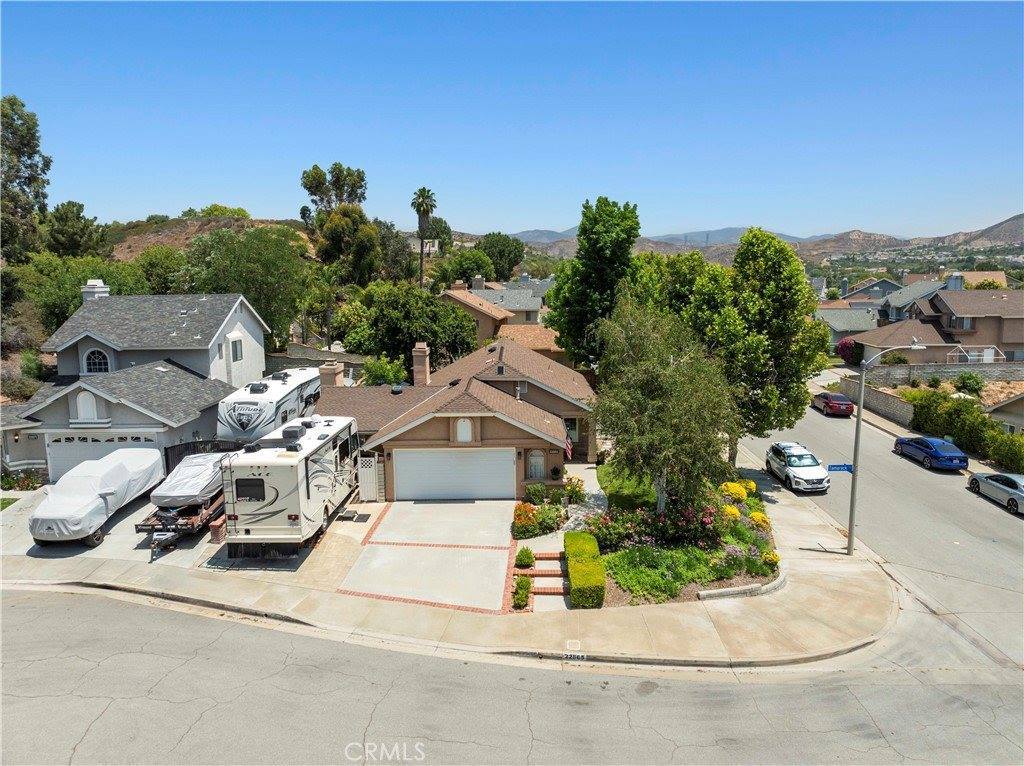 22865 Tamarack Lane, Saugus, CA 91390
