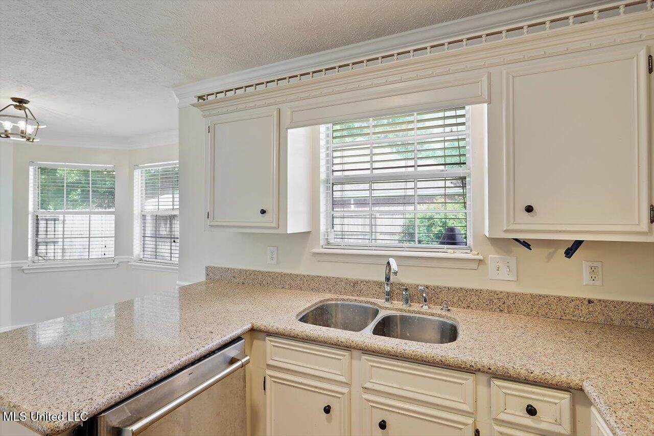 143 Glenwood Drive, Madison, MS 39110