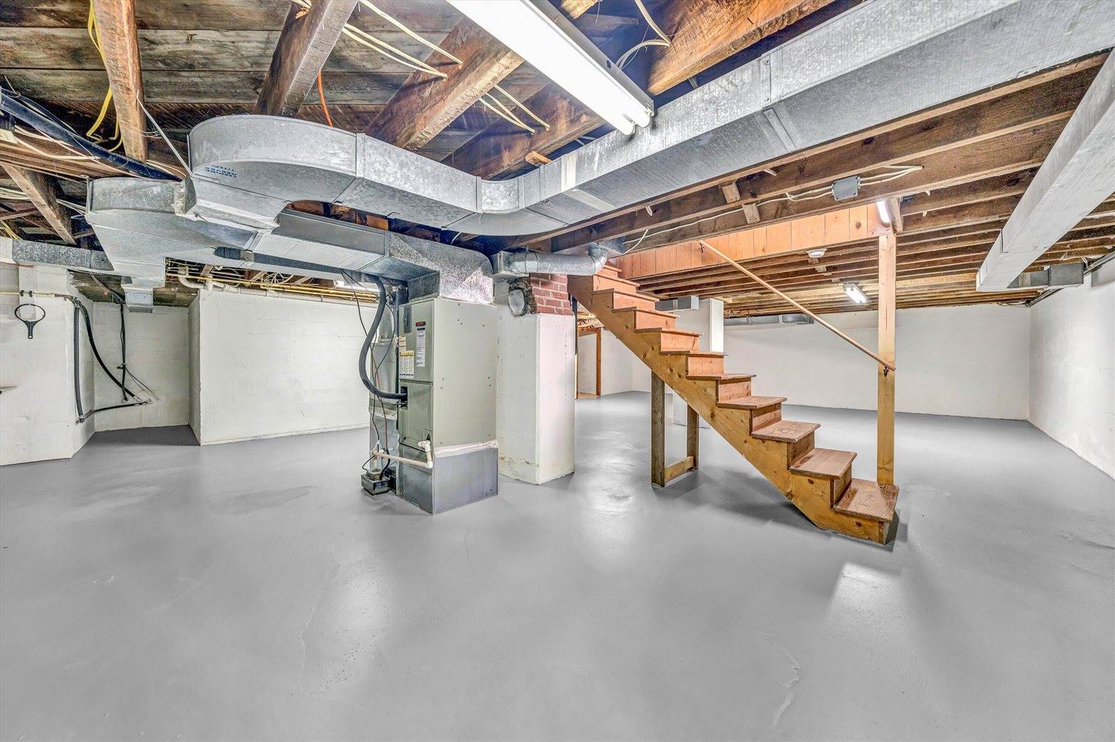 120 Nyle Ridge Rd, Wirtz, VA 24184