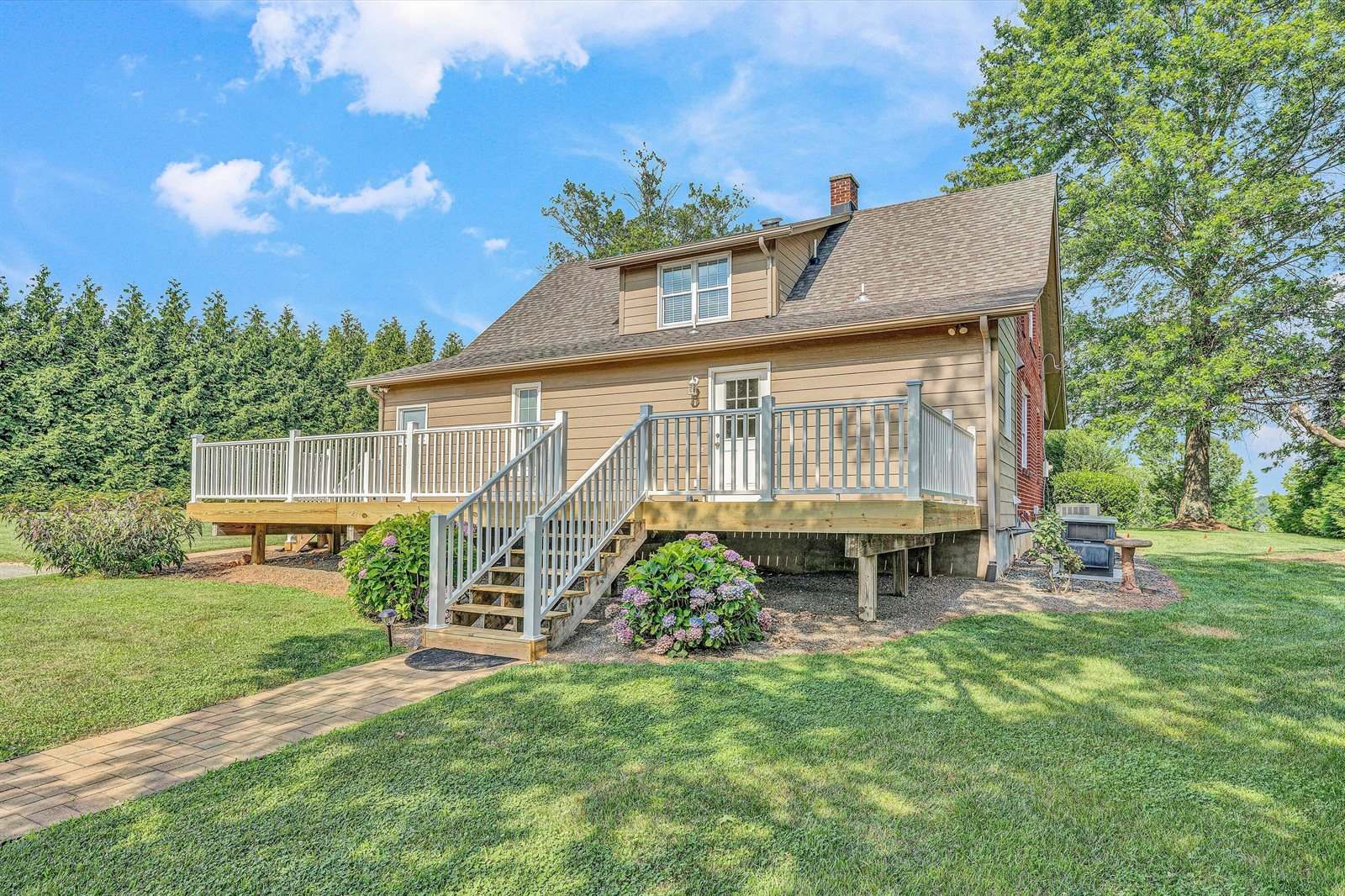 120 Nyle Ridge Rd, Wirtz, VA 24184