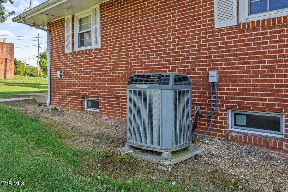 2295 Jones Bridge Road, Greeneville, TN 37743