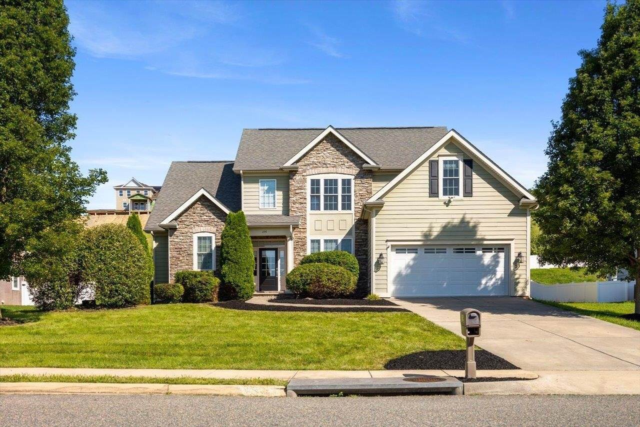 239 Windsor Dr, Fishersville, VA 22939