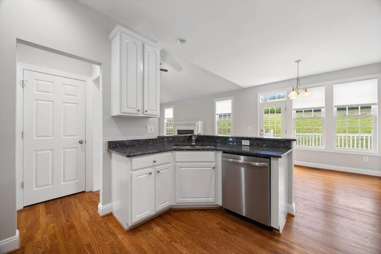 239 Windsor Dr, Fishersville, VA 22939