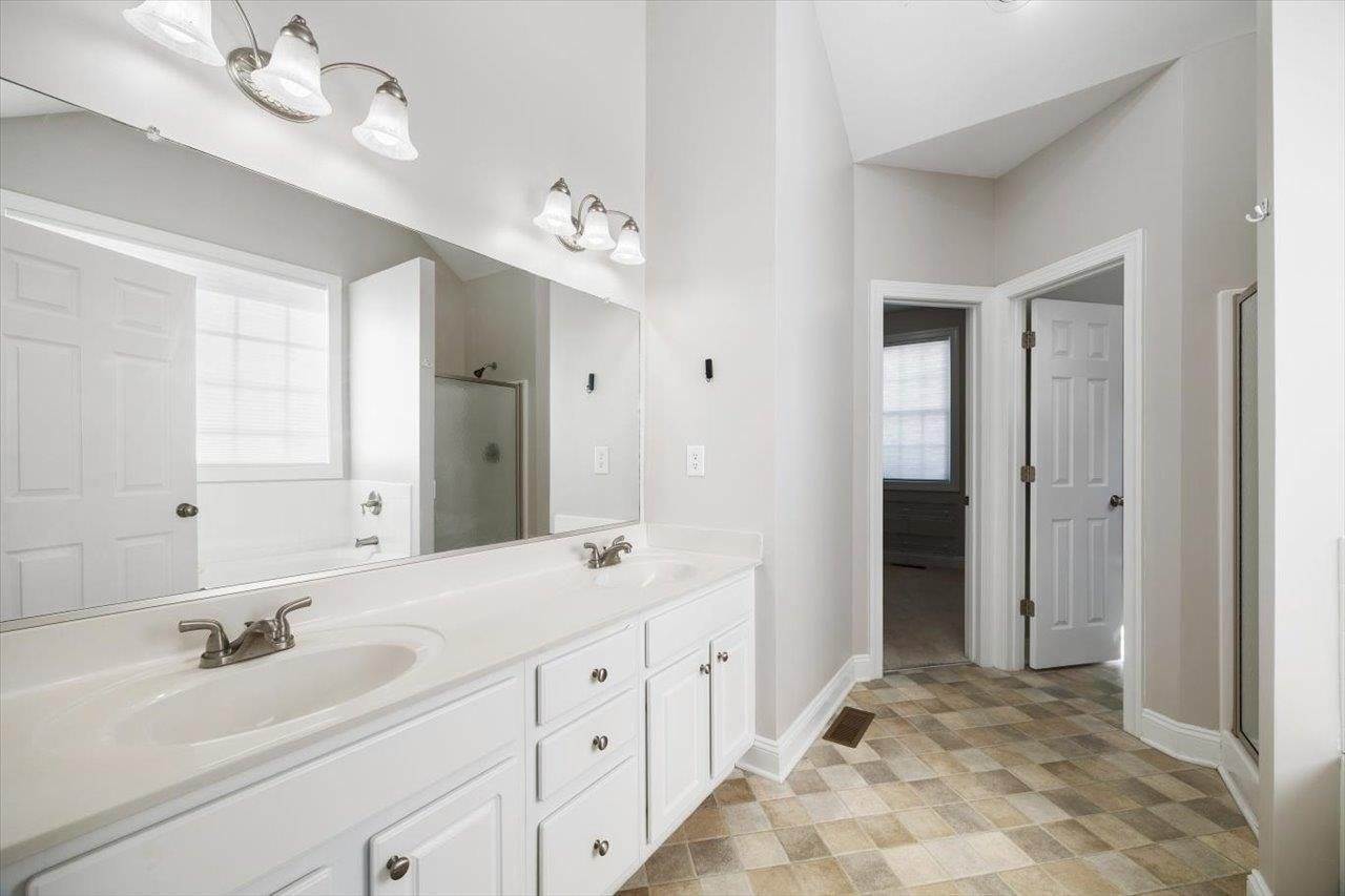 239 Windsor Dr, Fishersville, VA 22939