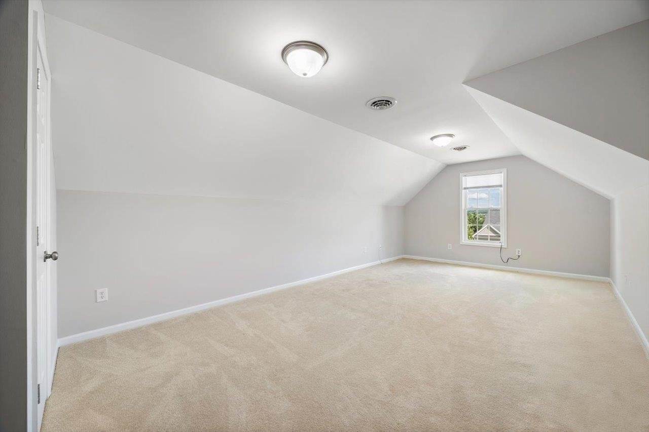 239 Windsor Dr, Fishersville, VA 22939