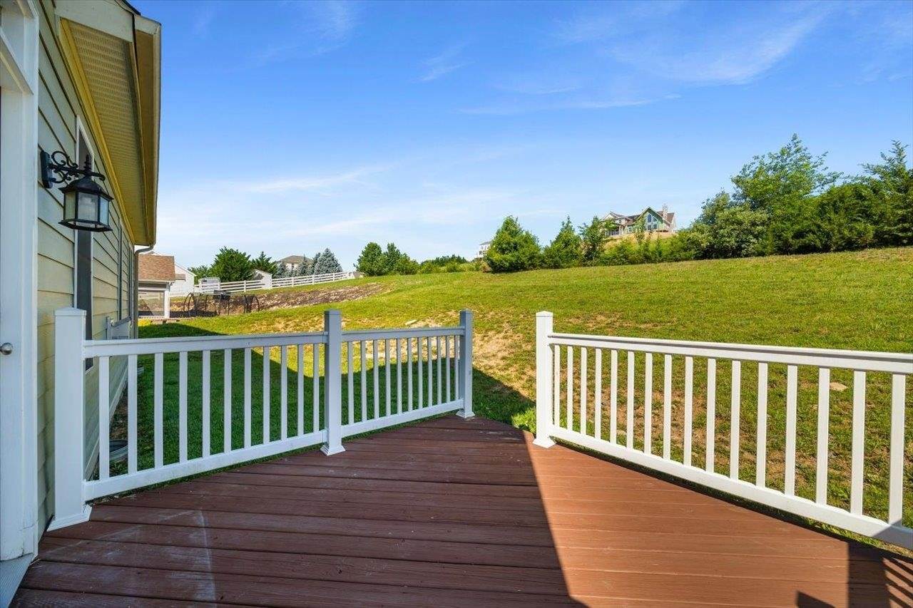 239 Windsor Dr, Fishersville, VA 22939