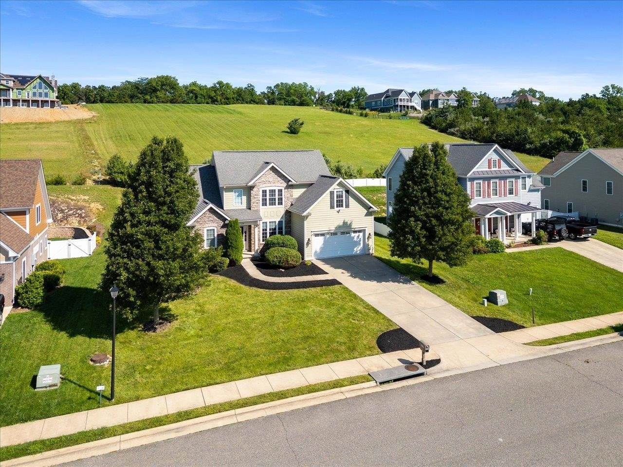 239 Windsor Dr, Fishersville, VA 22939