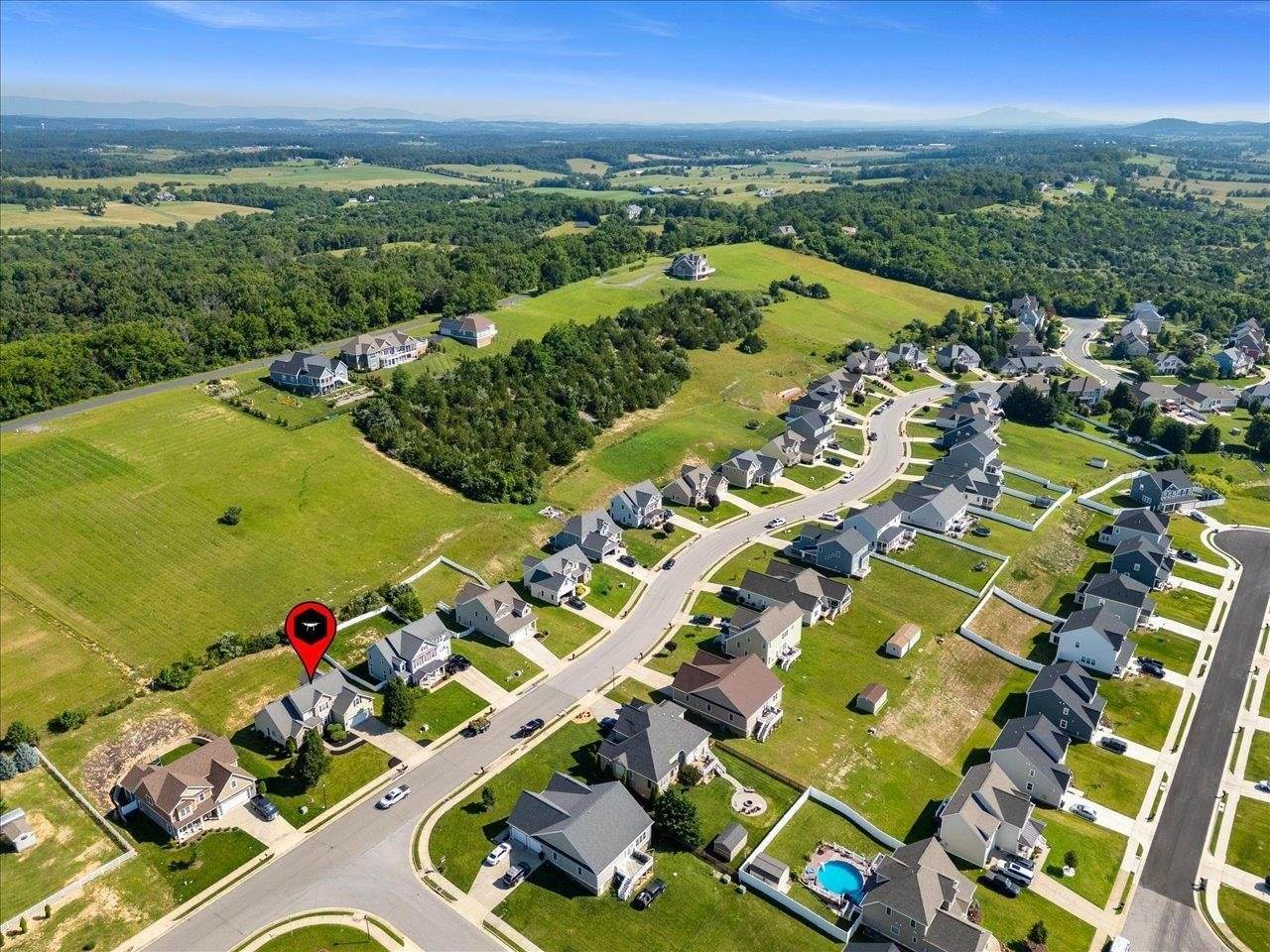 239 Windsor Dr, Fishersville, VA 22939