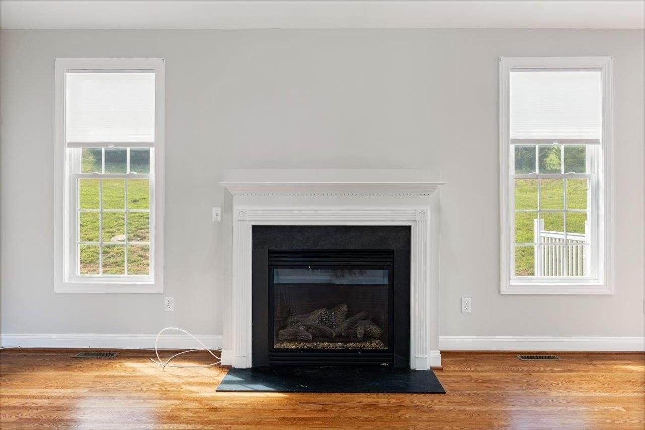 239 Windsor Dr, Fishersville, VA 22939