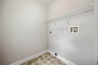 239 Windsor Dr, Fishersville, VA 22939